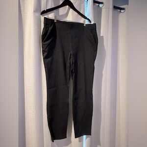 Women’s straight leg black and white stretch dress pants. Size XL